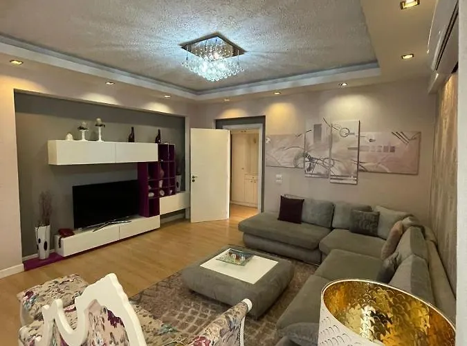 3 Bedroom Apartment *